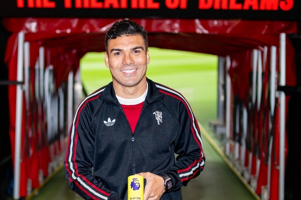 Casemiro hay nhất trận MU 2-1 Brentford, Harry Maguire xin thua