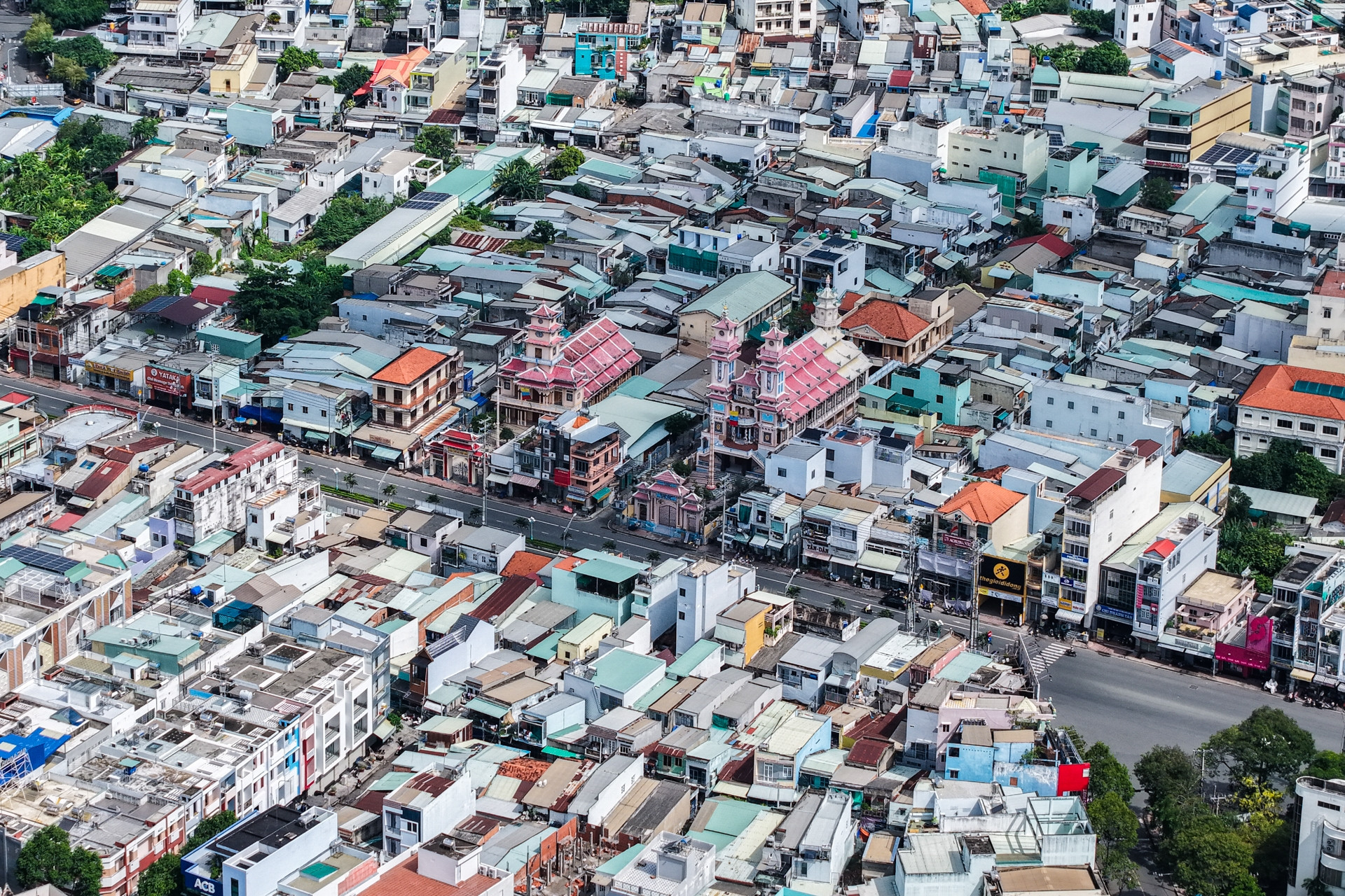 Cháu nội đứng tên 9 thửa đất ông bà để lại, hai cô ruột đòi chia thừa kế