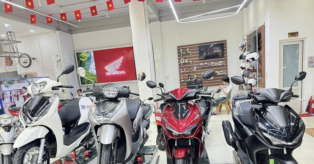Cuối tháng 4, xe máy số phổ thông chênh gần chục triệu tại đại lý