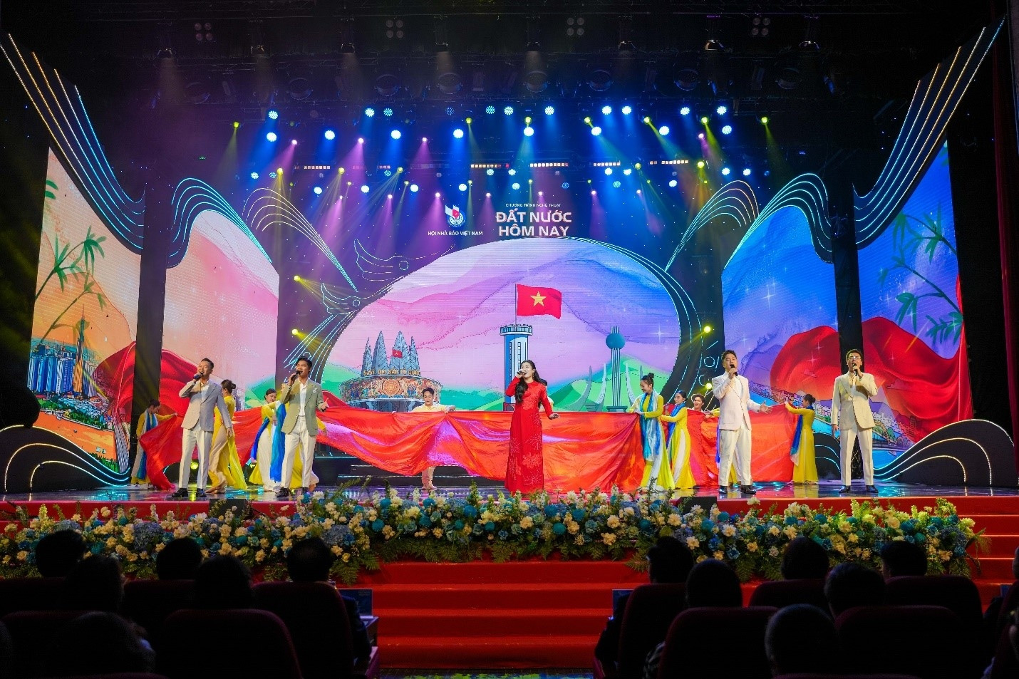 ‘Đất nước hôm nay’ thắp lên niềm tự hào về hành trình thống nhất non song