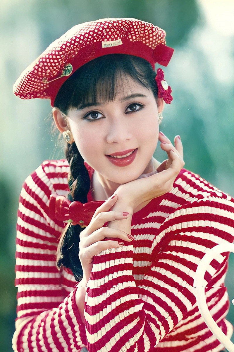 https://static-images.vnncdn.net/vps_images_publish/000001/000003/2026/4/28/diem-huong-04-1047.jpg