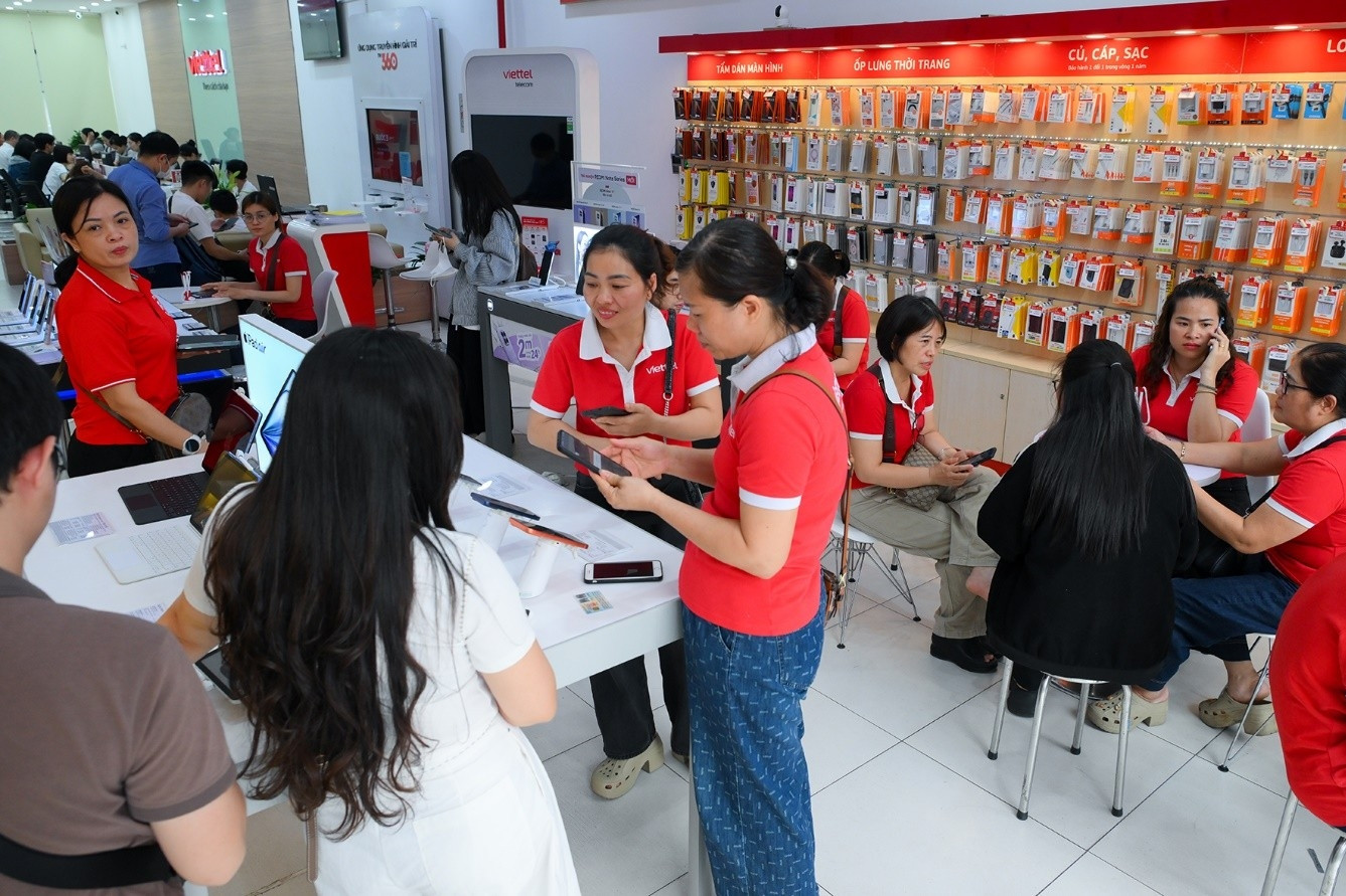 Gần 50.000 điểm hỗ trợ khách hàng Viettel xác thực thông tin thuê bao xuyên lễ