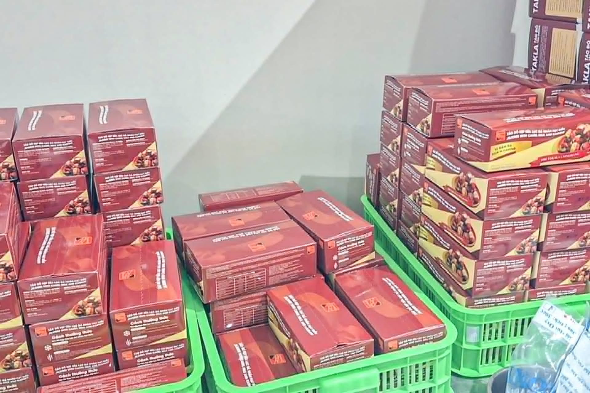 Hai công ty 'bắt tay' kinh doanh hàng nghìn sản phẩm không rõ nguồn gốc