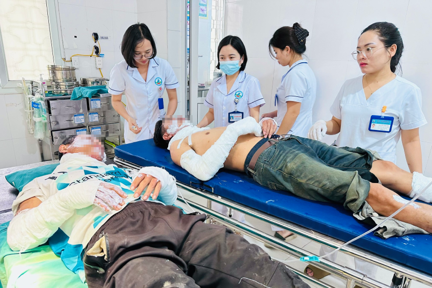 Hai người đàn ông cấp cứu vì dùng bình gas thui chó