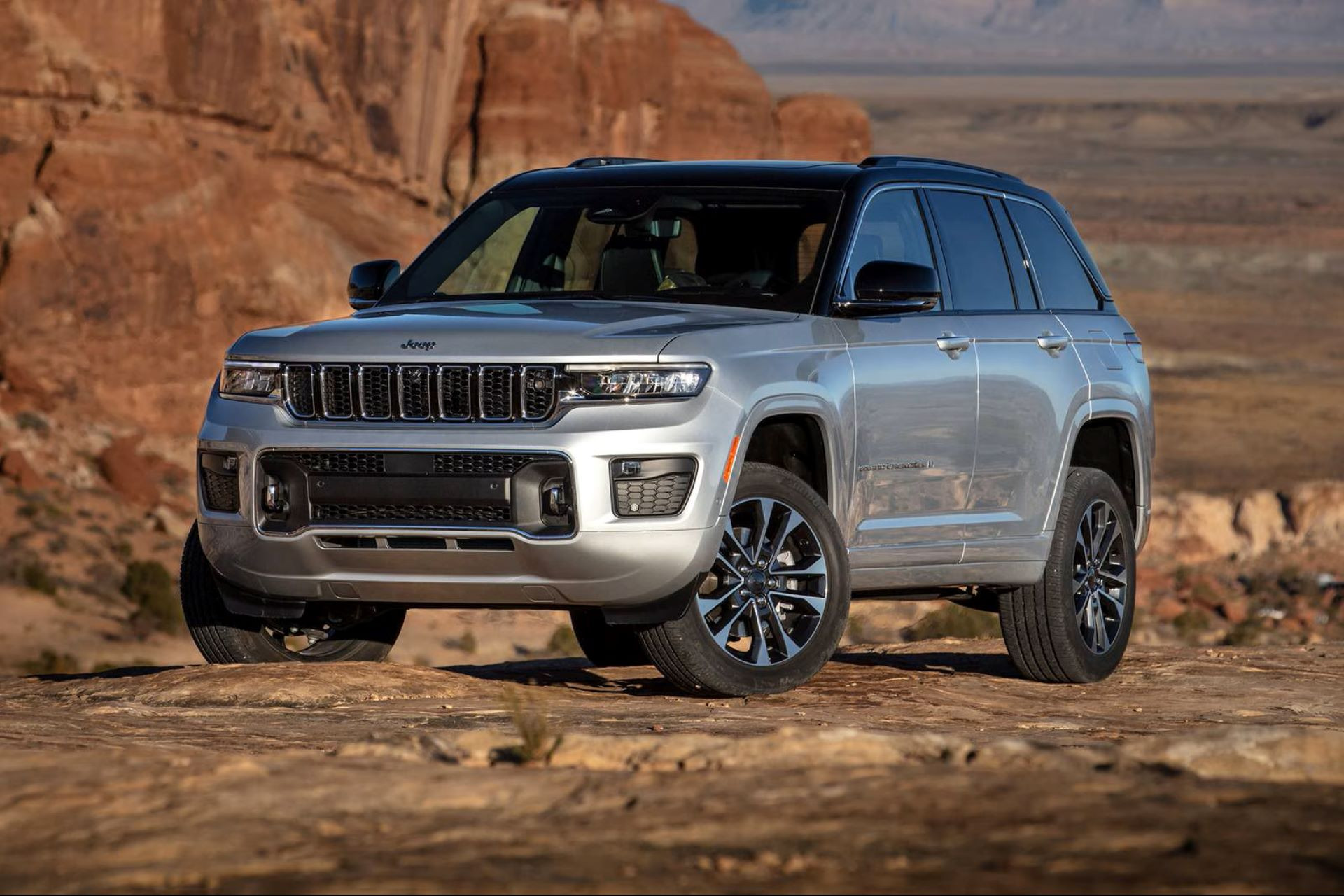 Jeep Grand Cherokee L.jpg