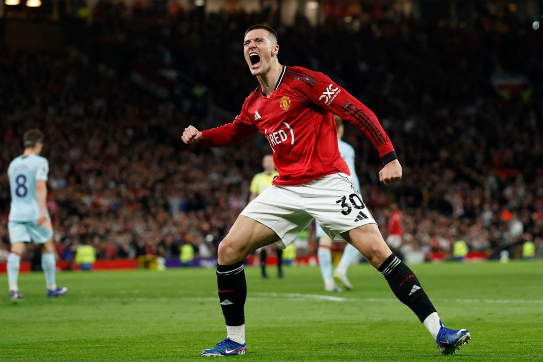 MU đánh bại Brentford, tiến gần tấm vé dự Champions League