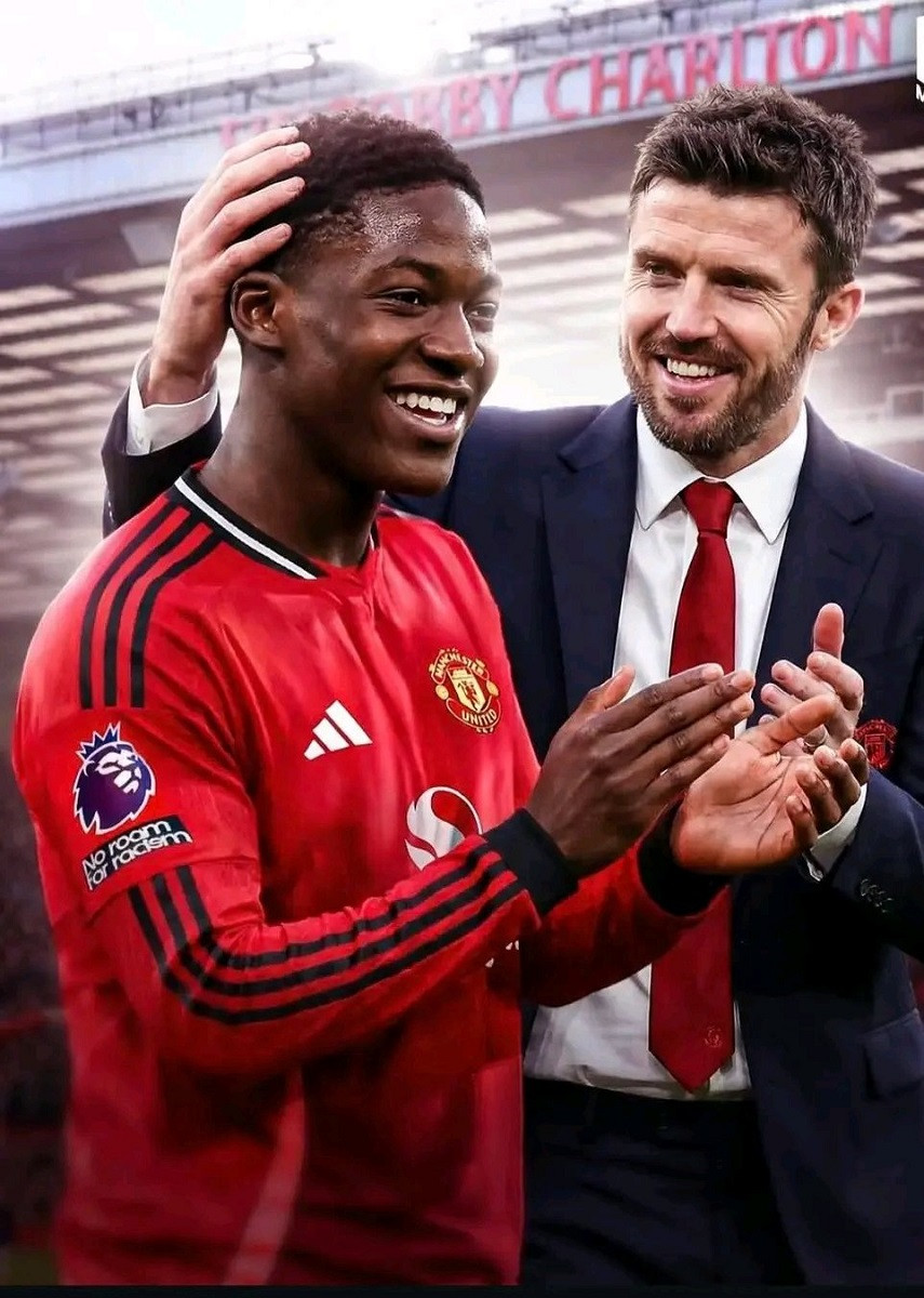 kobbie mainoo carrick gideon mufc.jpg