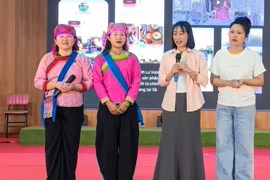 Nâng cao năng lực tiếp cận thông tin và kỹ năng thương mại điện tử cho người dân