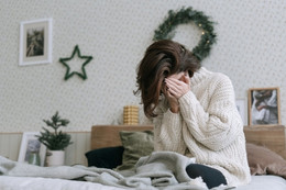Chăm mẹ chồng liệt giường gần 2 tháng, nàng dâu uất ức đòi 1 triệu đồng/ngày