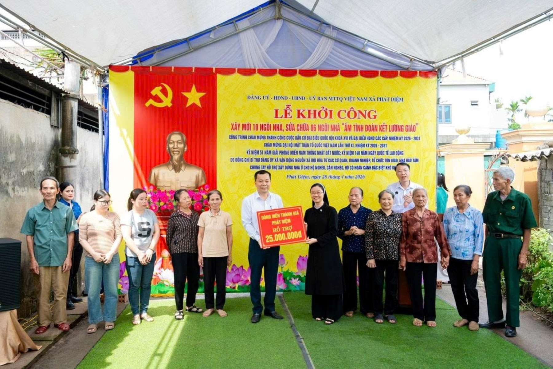 Những ngôi nhà ấm tình đoàn kết lương - giáo ở Phát Diệm