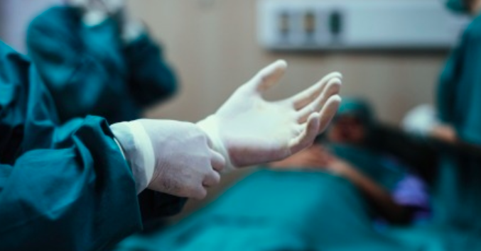 Nối thành công bàn chân bị đứt lìa cho nông dân 41 tuổi ở Quảng Trị