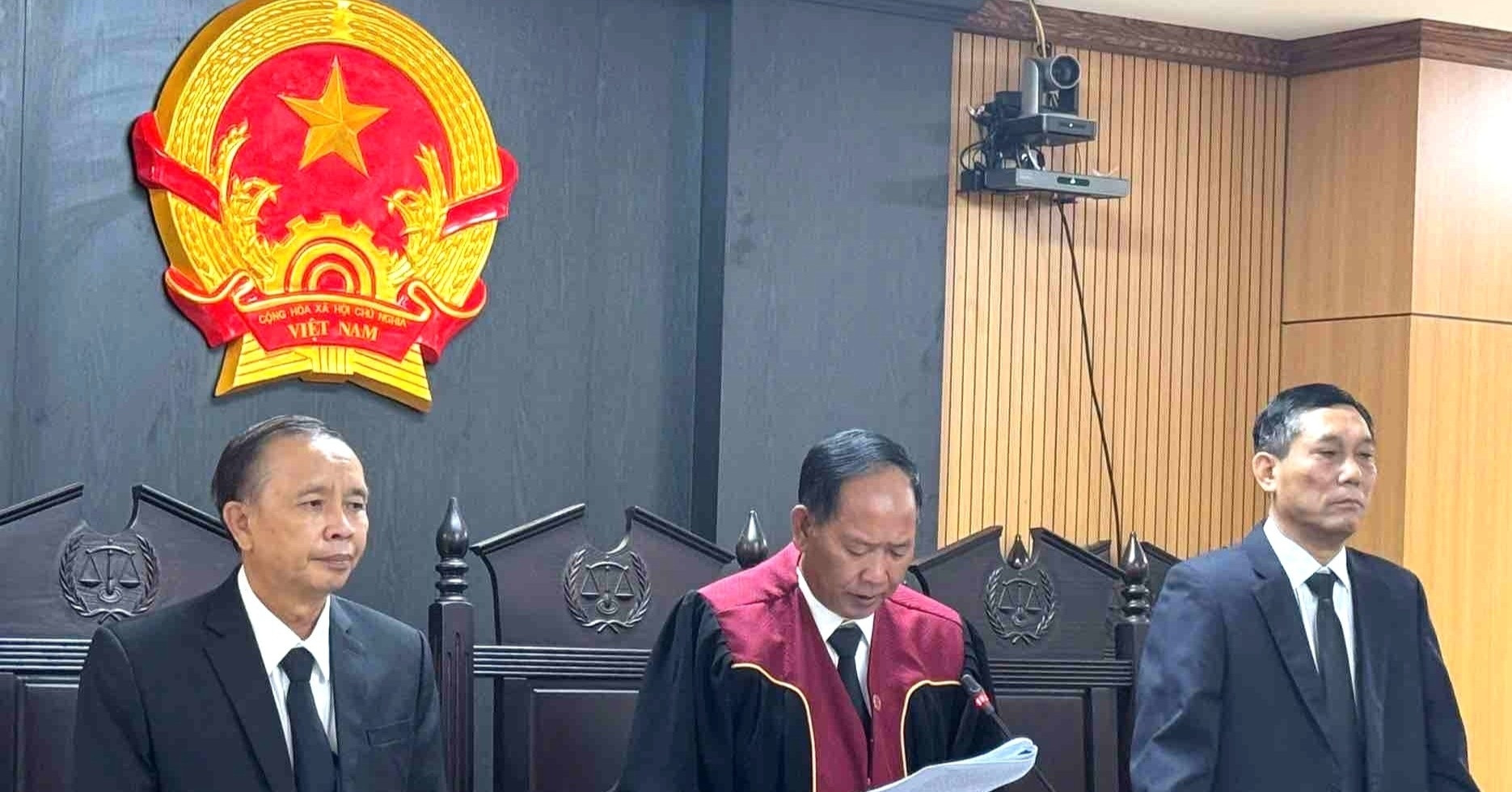 Tuyên phạt Nguyễn Đình Thắng 11 năm tù về tội Khủng bố