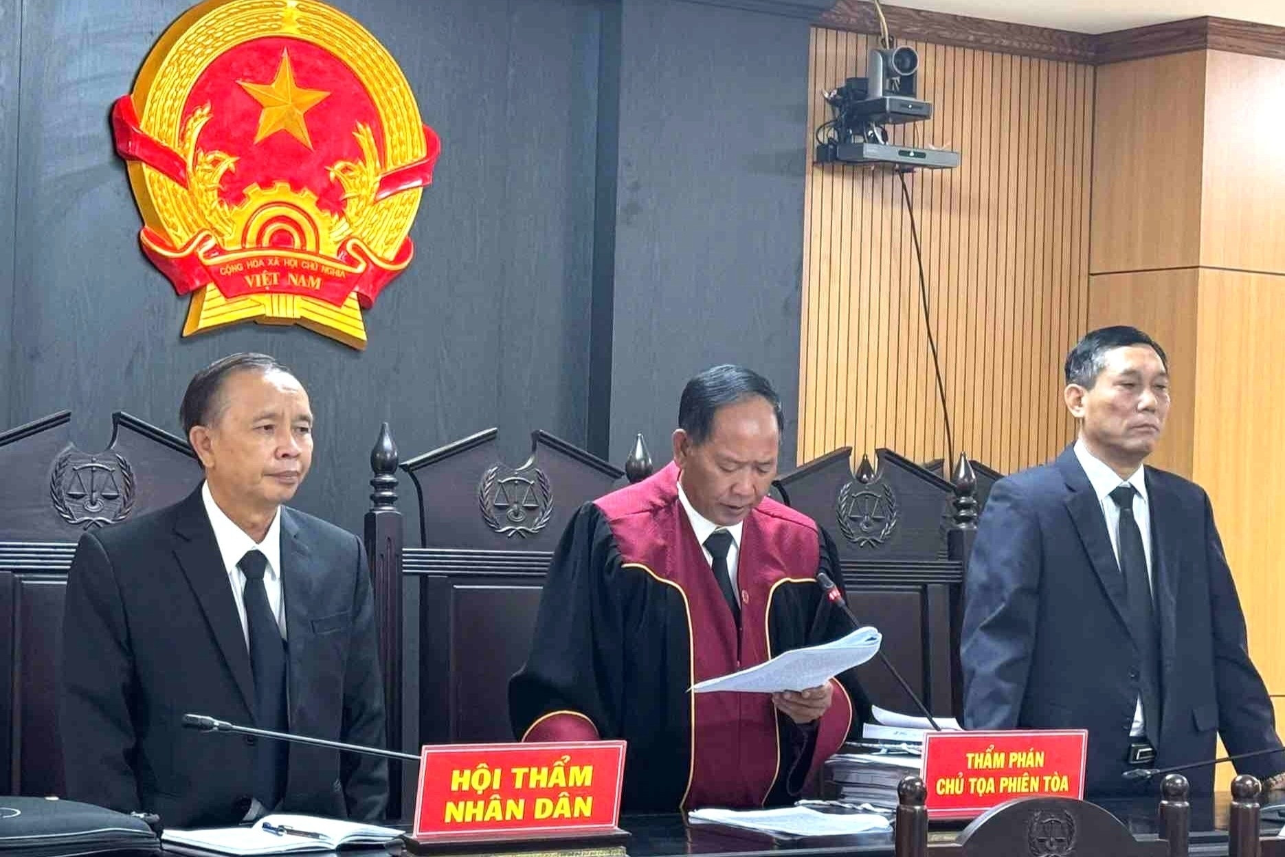 Tuyên phạt Nguyễn Đình Thắng 11 năm tù về tội Khủng bố