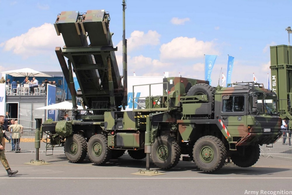 Ukraine thiếu trầm trọng tên lửa phòng không, Nga mở đường hướng về Sloviansk