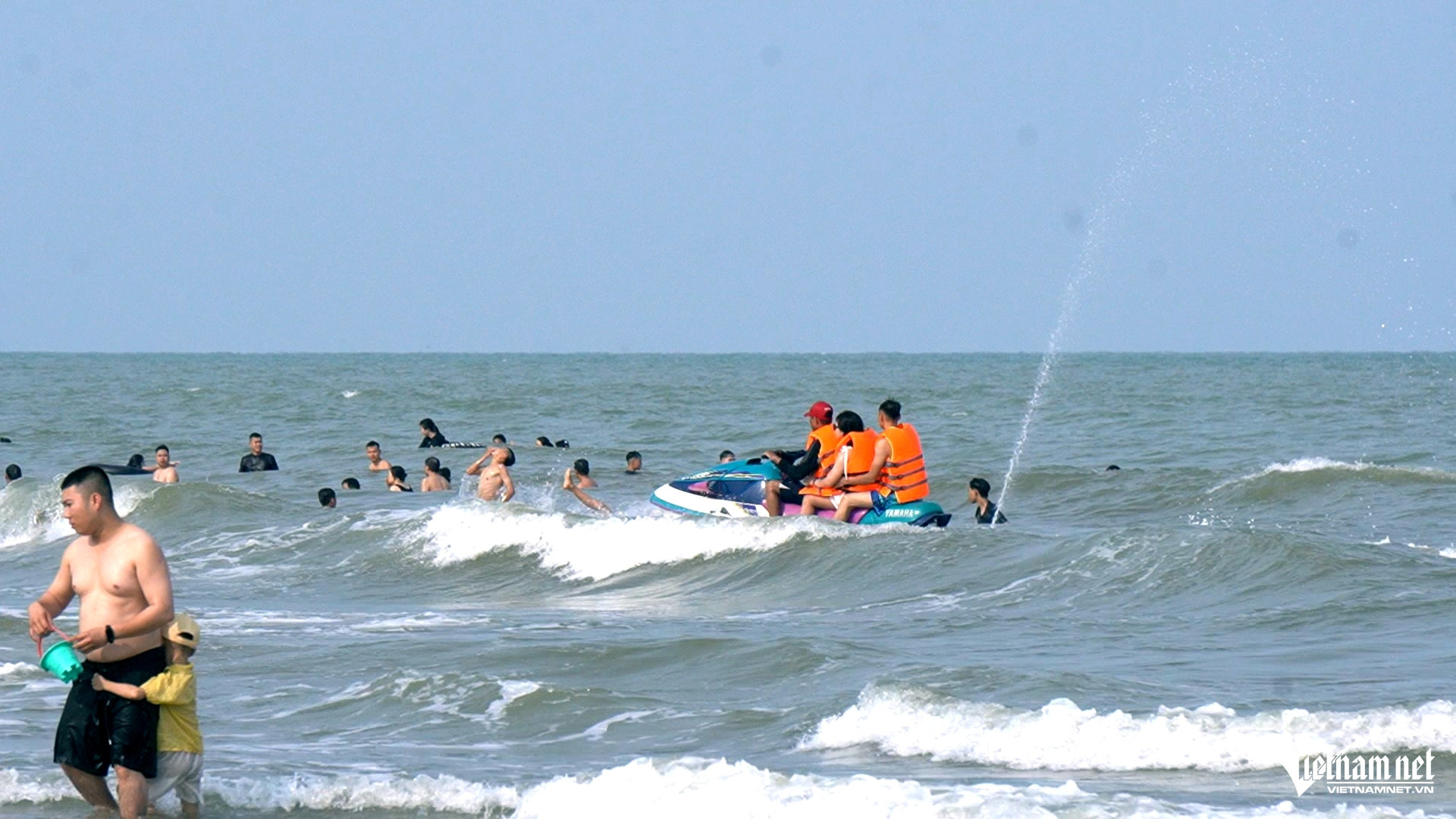 W-a4Mô tô nước chạy.jpg