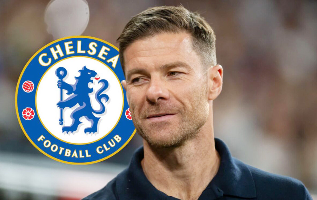 Xabi Alonso with Chelsea badgew 1320x742.jpg