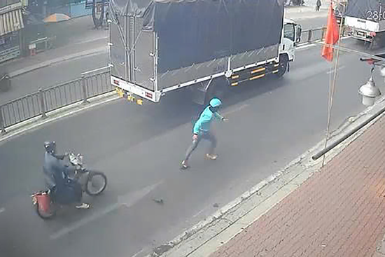 Bản tin chiều 29/4: Bắt nhanh đối tượng cướp giật tại tiệm vàng ở TPHCM