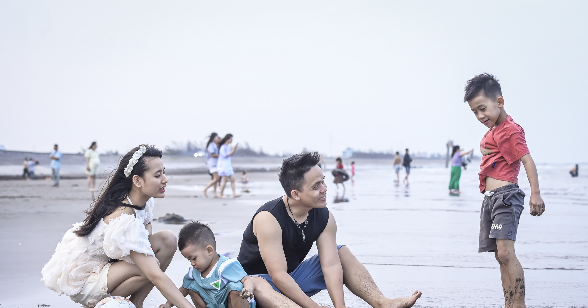 Mùa du lịch biển Ninh Bình 2026 sôi động trở lại