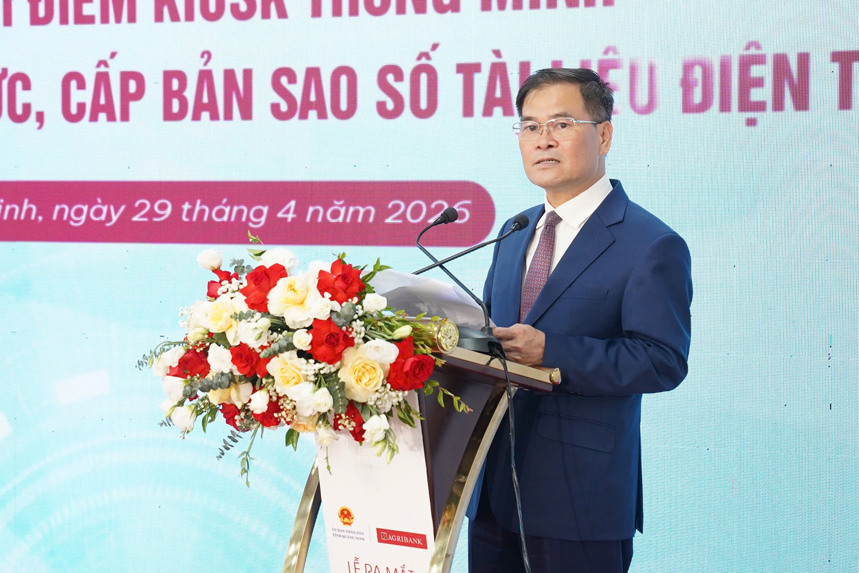 Chủ tịch tỉnh Quảng Ninh: Sử dụng 'trạm dịch vụ số' để xóa máy photocopy