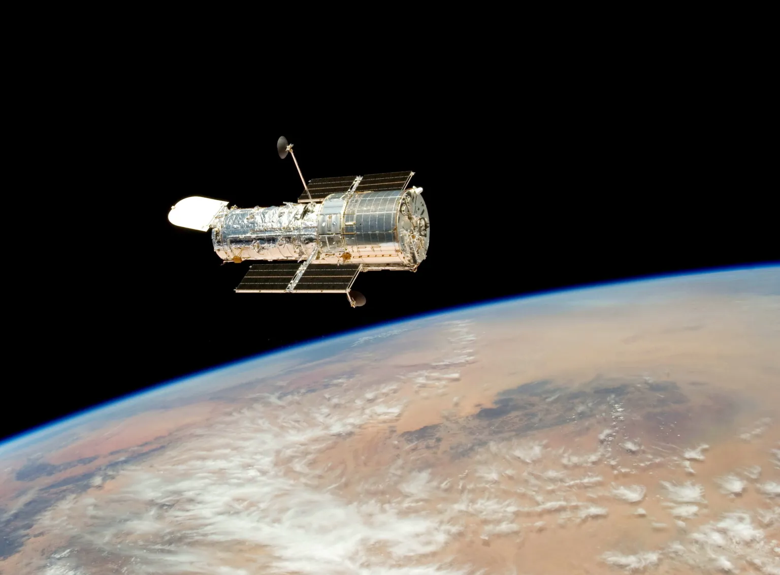 kính viễn vọng Hubble.png