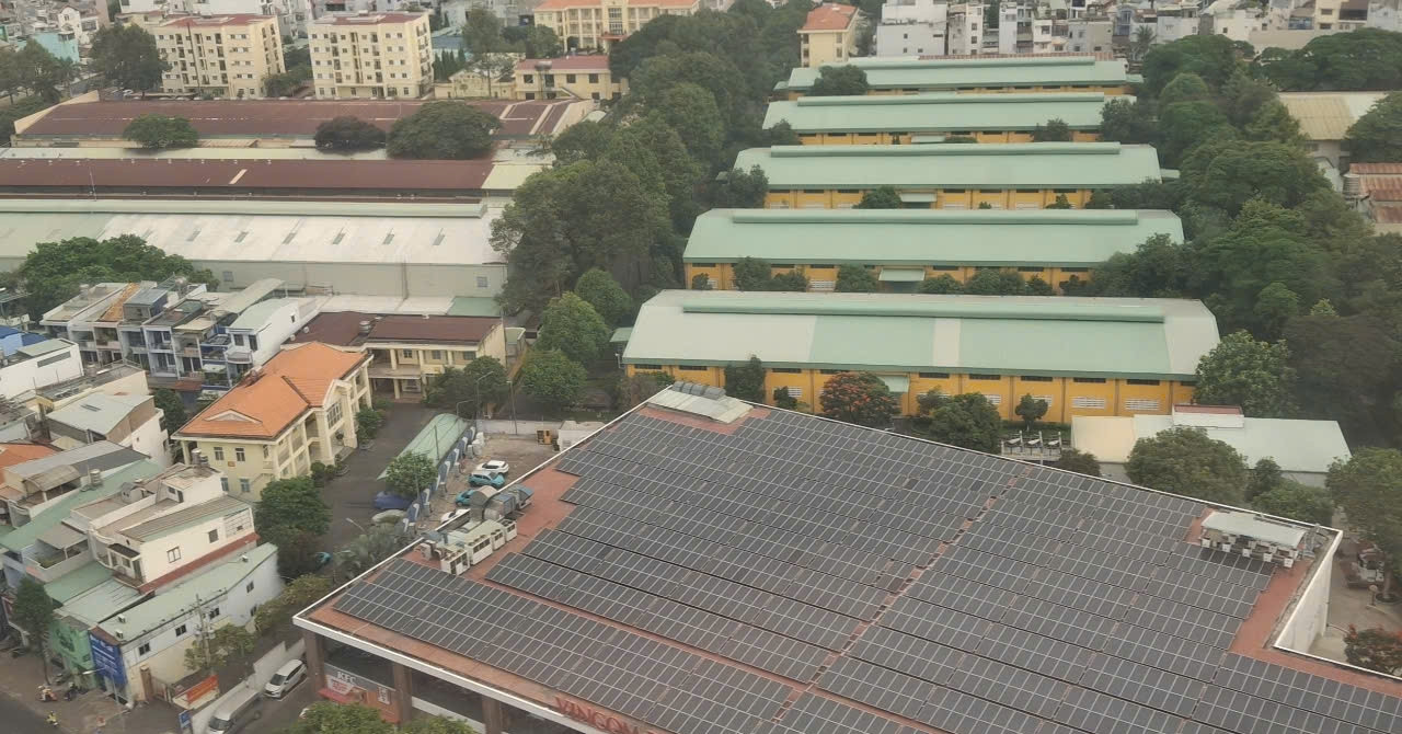 Giá điện sinh hoạt cao nhất 3.460 đồng/kWh, hộ dân đua lắp điện mặt trời mái nhà