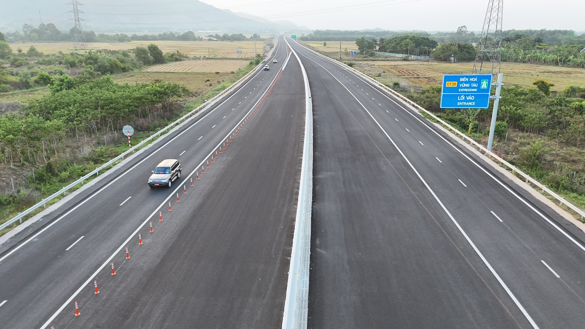 Ngày đầu thông xe 37km cao tốc Biên Hòa   Vũng Tàu Tài xế khen đường êm, đẹp.4.JPG.jpg