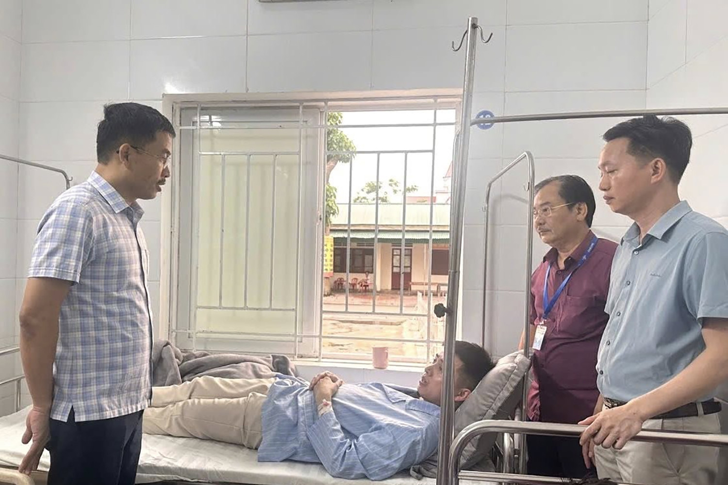 Nguyên nhân khiến 62 người ở Nghệ An nhập viện sau khi ăn bánh mì