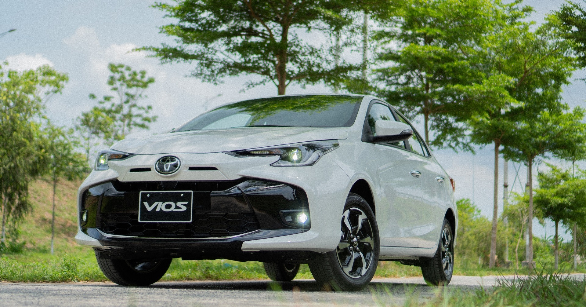 Toyota Vios giữ vững ngôi đầu phân khúc sedan hạng B tại Việt Nam