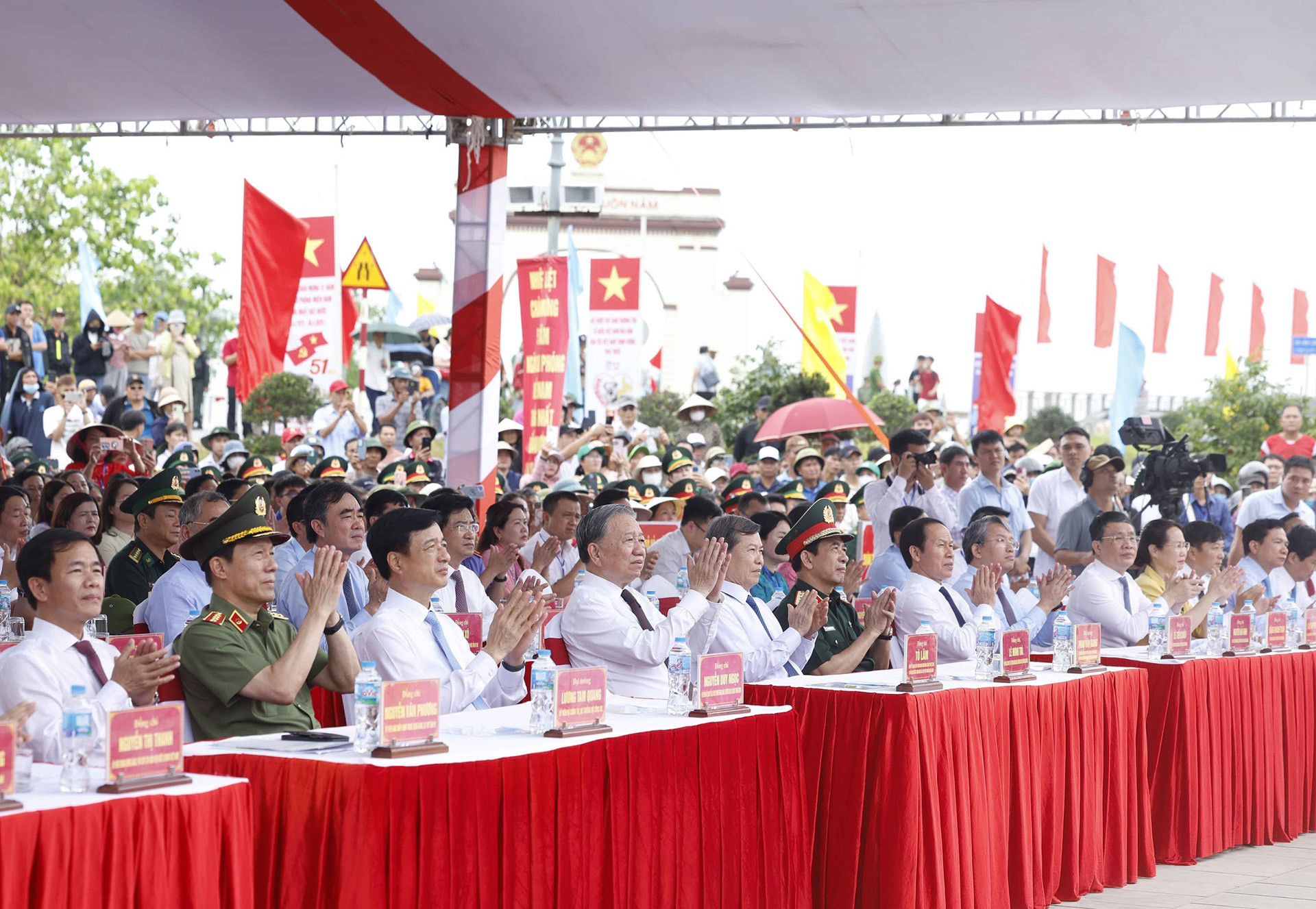 vnapotaltongbithuchutichnuocdulethuongcothongnhatnonsong8732107 17774379564001637383099.jpg