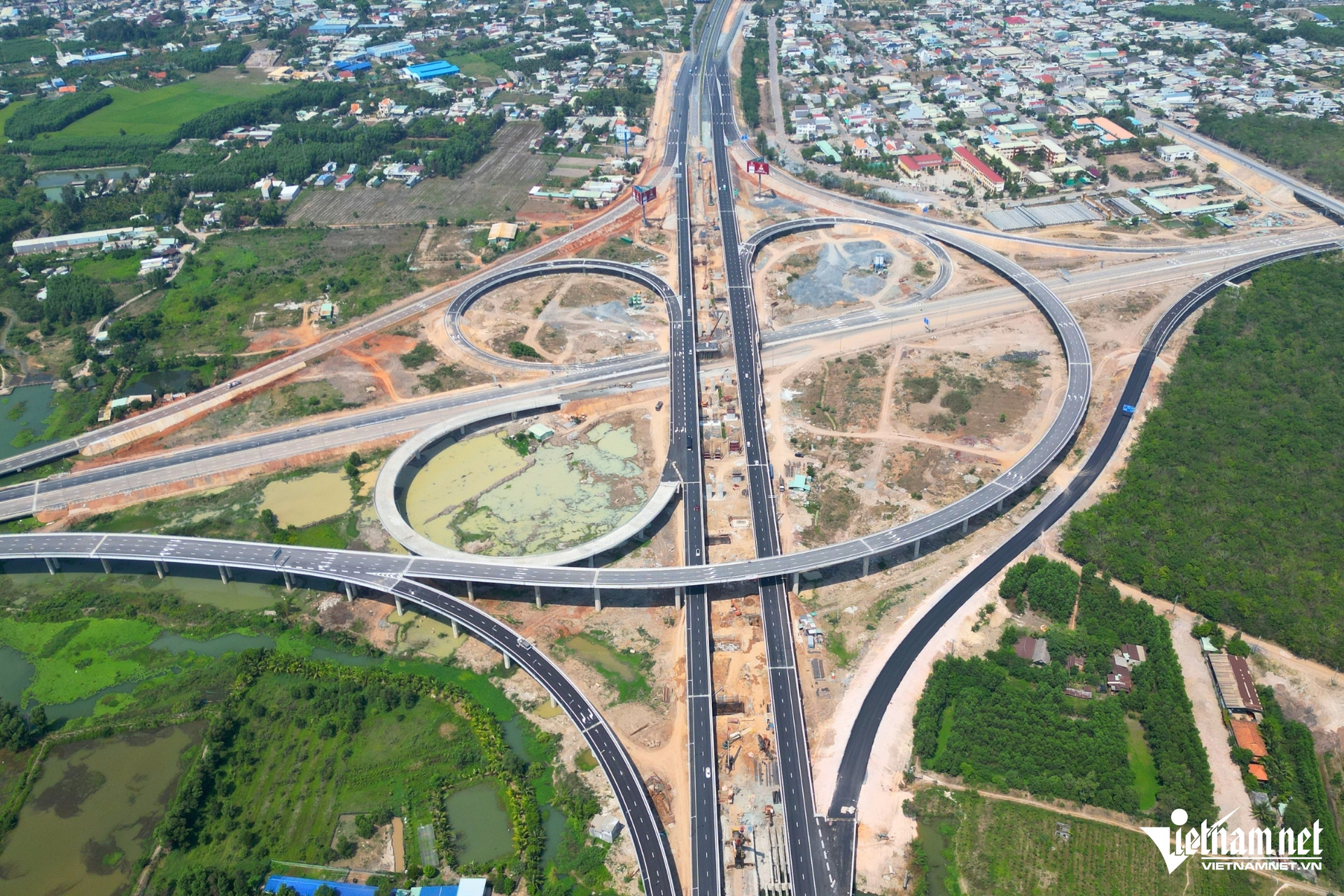 W-cao toc bien hoa vung tau 10.jpg