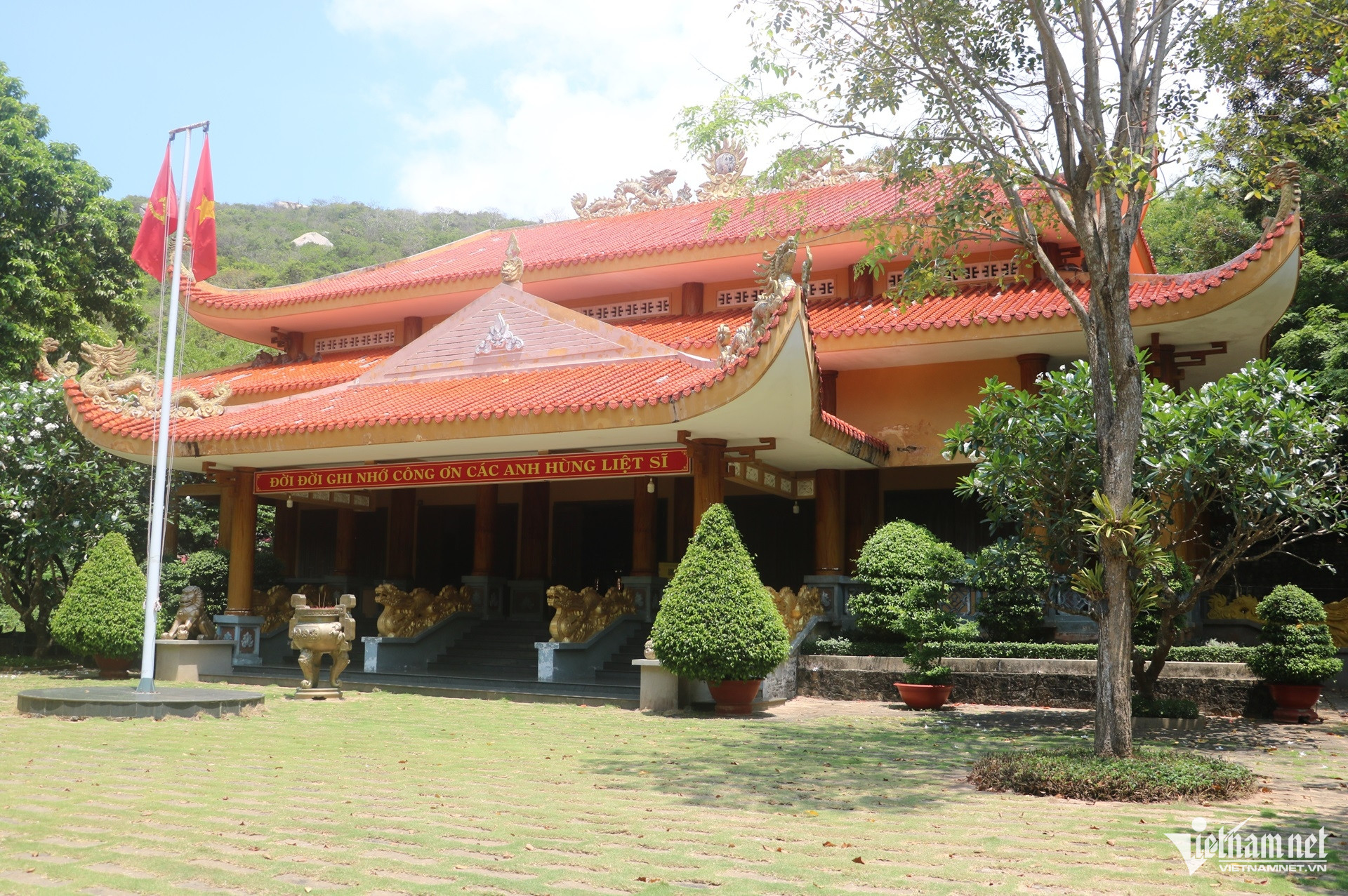 W-núi minh đạm.1.JPG.jpg