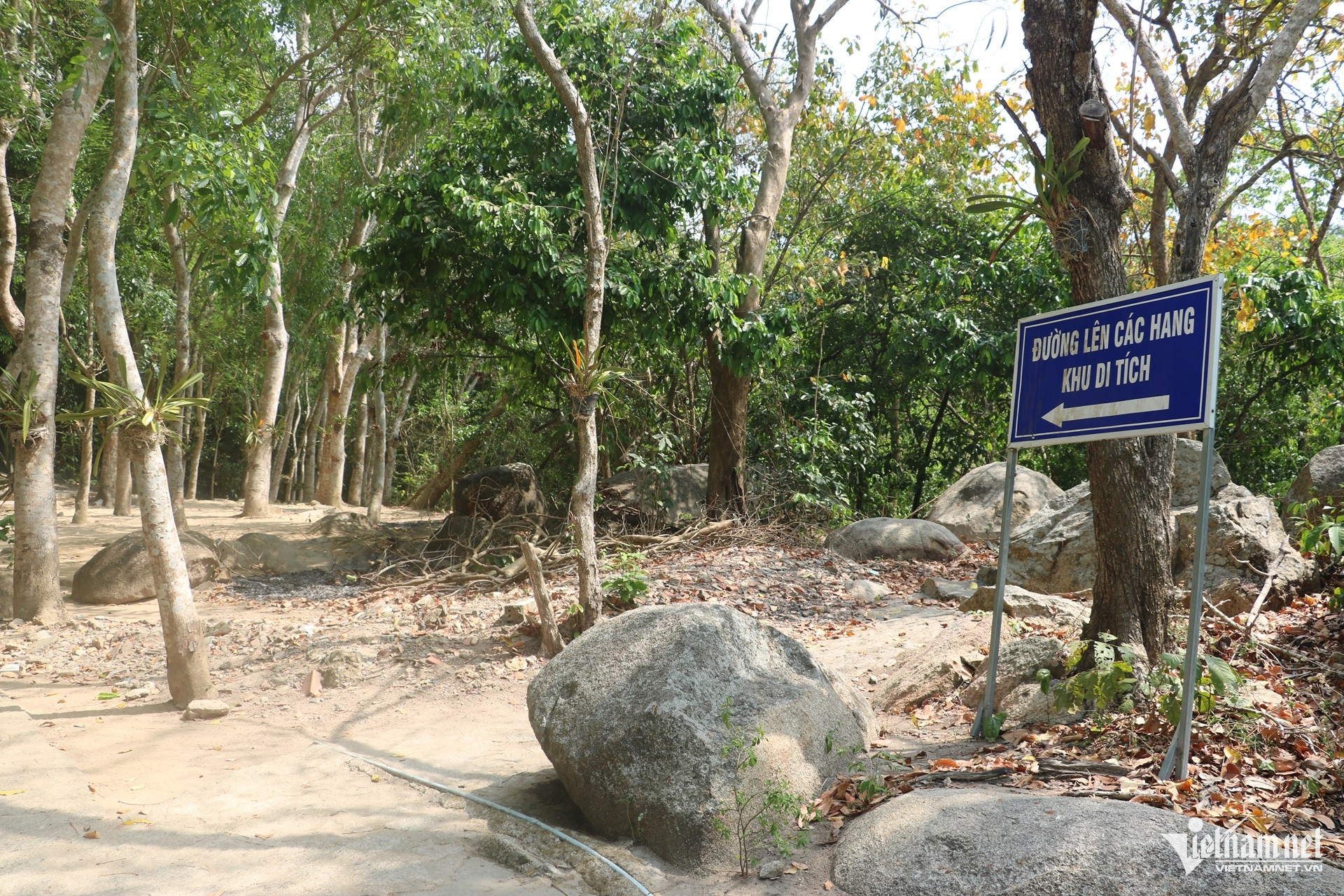 https://static-images.vnncdn.net/vps_images_publish/000001/000003/2026/4/29/w-nui-minh-dam2jpg-1219.jpg