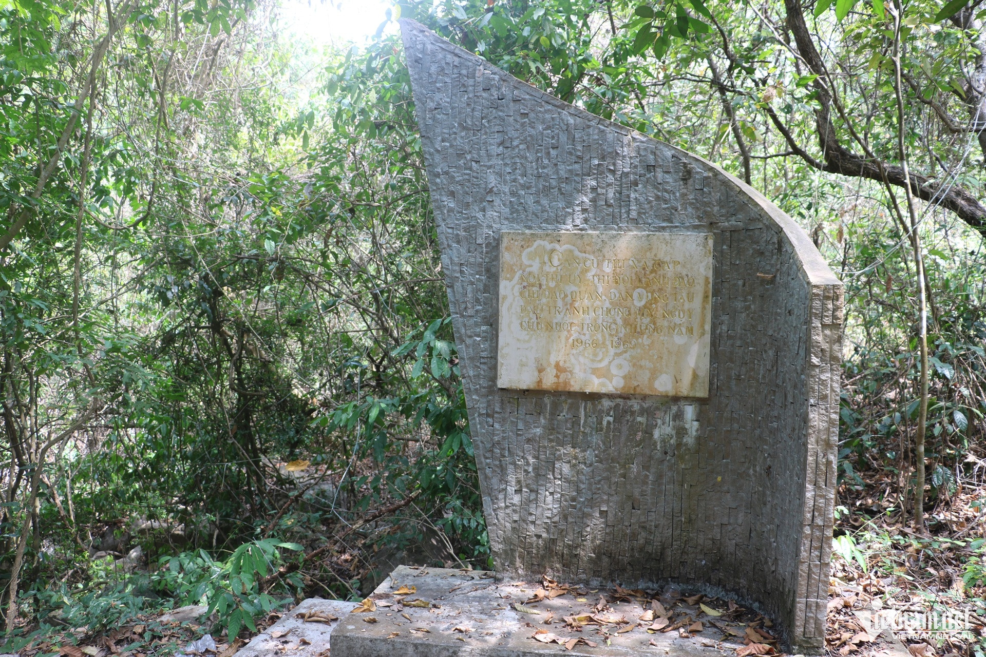 https://static-images.vnncdn.net/vps_images_publish/000001/000003/2026/4/29/w-nui-minh-dam8jpg-1224.jpg
