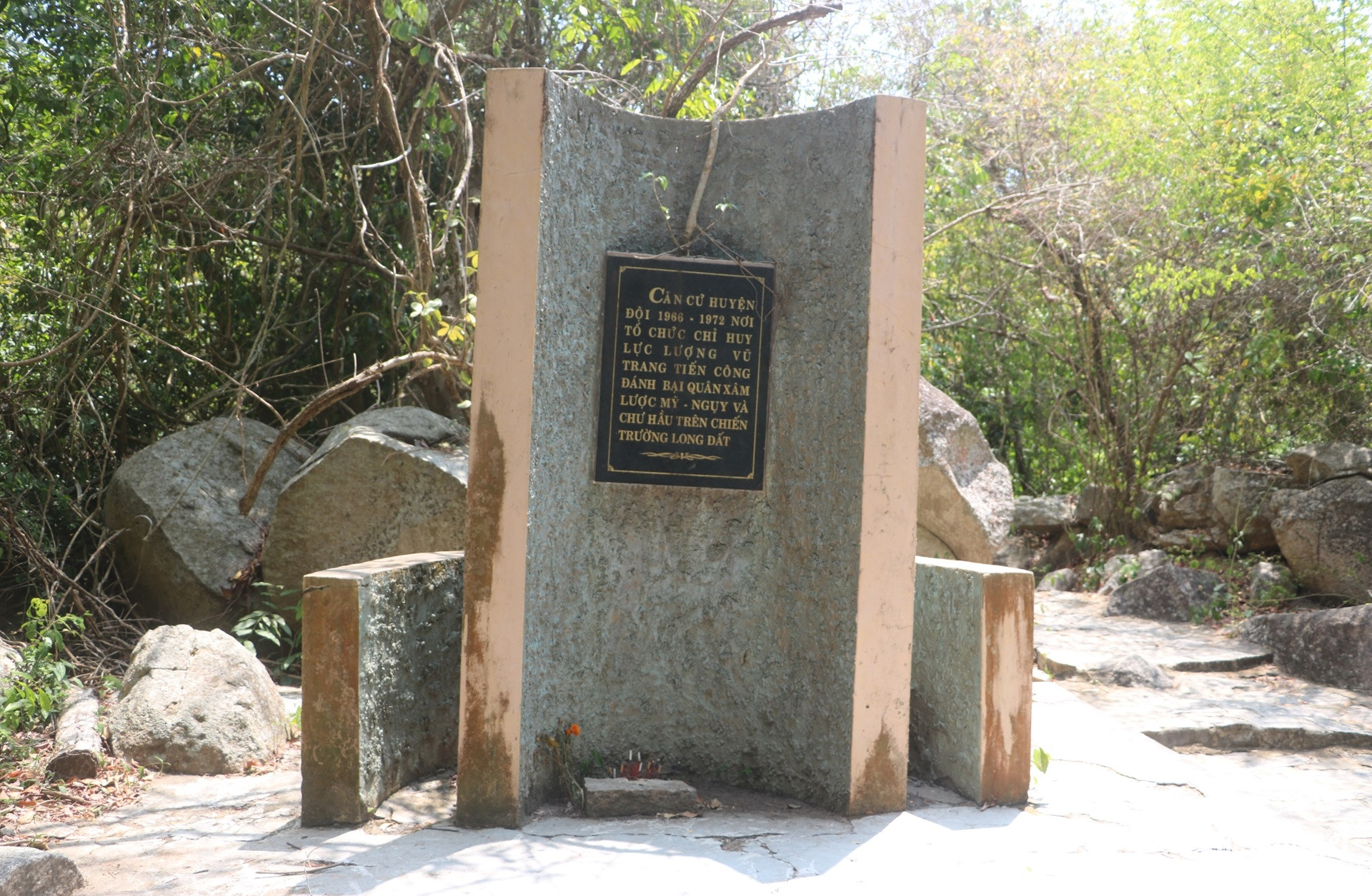 https://static-images.vnncdn.net/vps_images_publish/000001/000003/2026/4/29/w-nui-minh-dam9jpg-1222.jpg