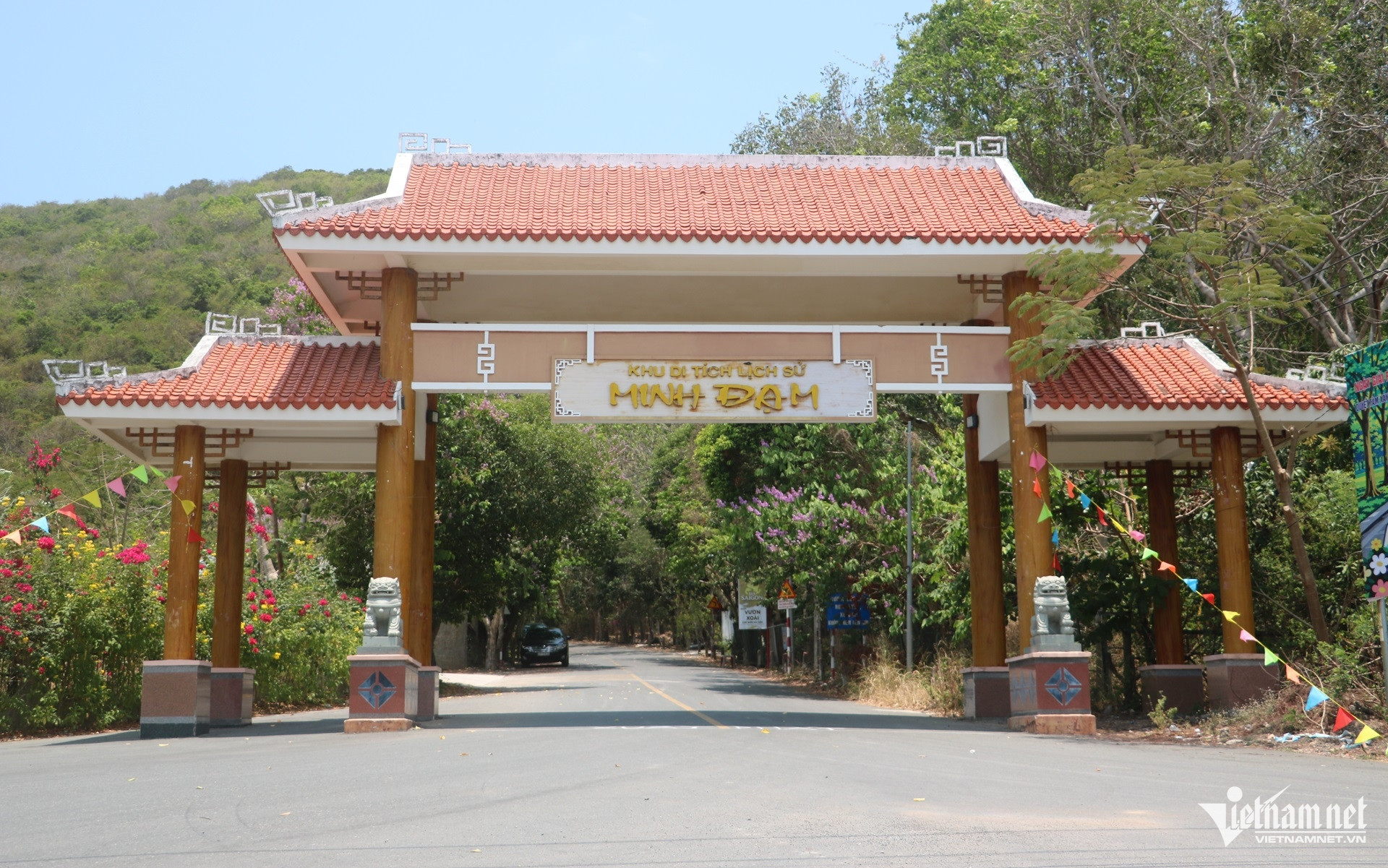 W-núi minh đạm.JPG.jpg