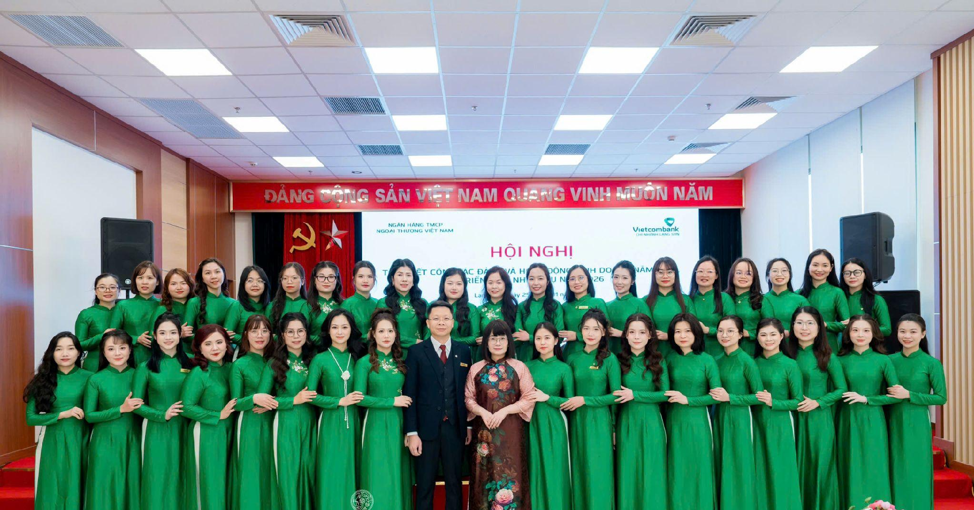 Áo dài thiết kế Link An - lan tỏa bản sắc Việt qua đồng phục doanh nghiệp