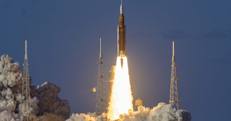 Artemis II: Cuộc đua Mỹ - Trung trên Mặt Trăng đã "nóng"