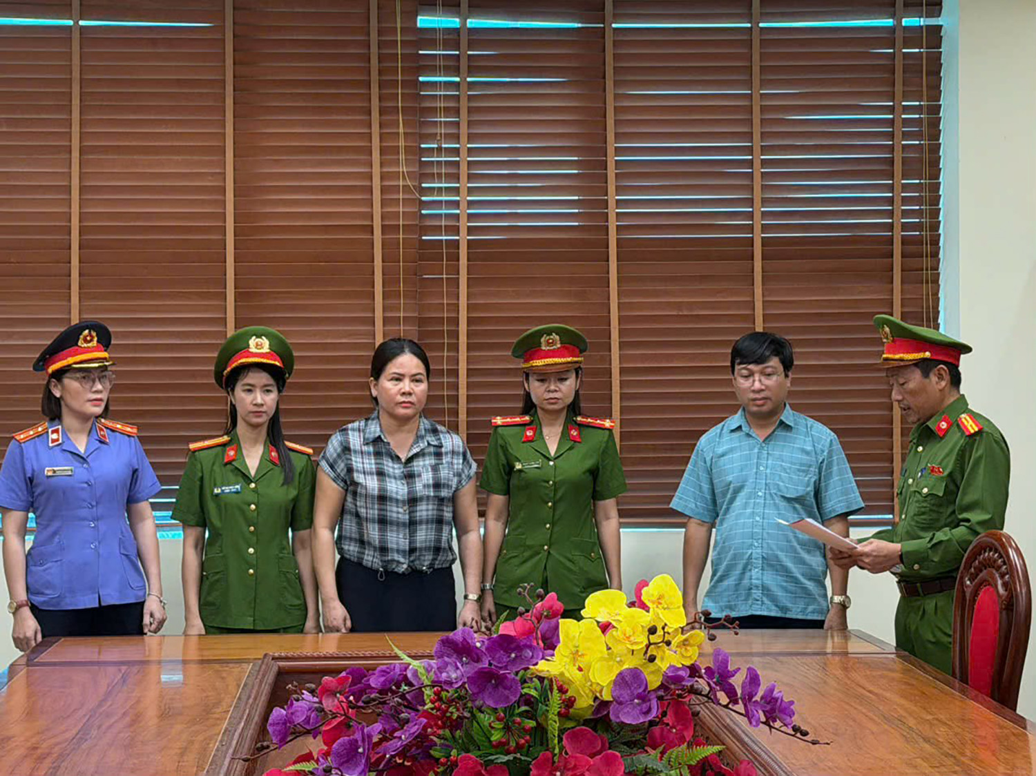 bắt tạm giam Nhung.jpg