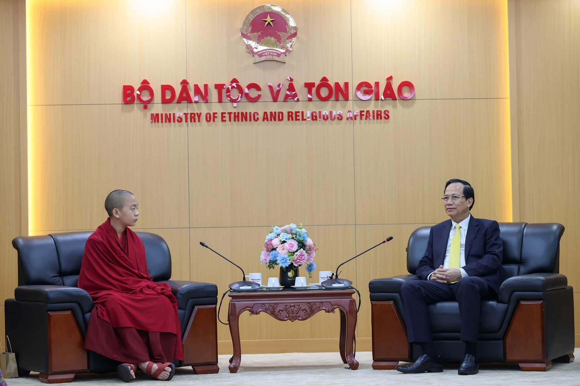 Bộ trưởng Đào Ngọc Dung tiếp Hoàng tôn Vairochana Rinpoche