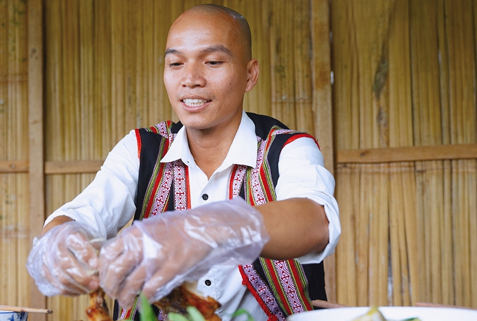 Chàng trai Ca Dong kể chuyện quê hương bằng ẩm thực