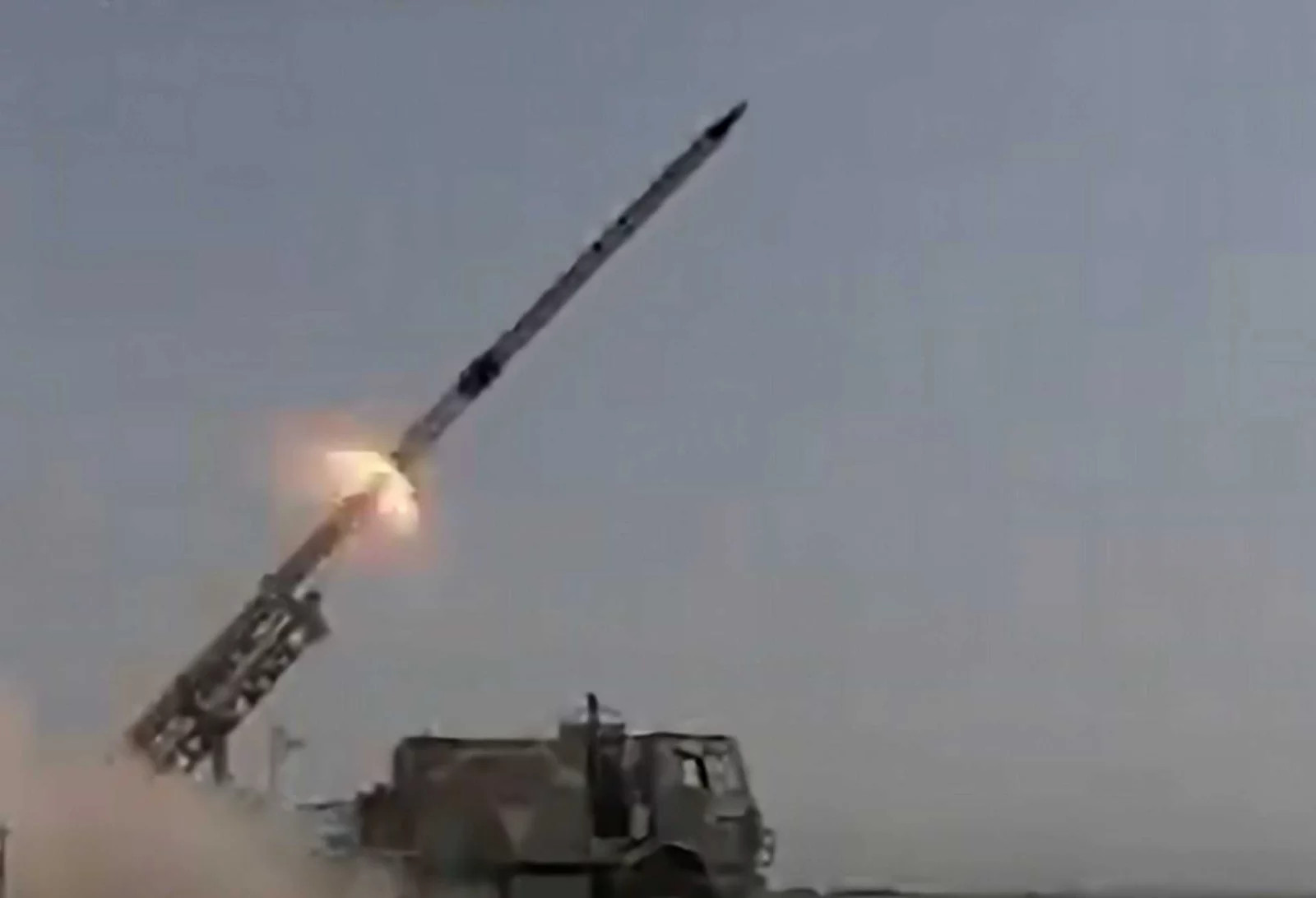 Fajr 5 MLRS Iran 6.jpg