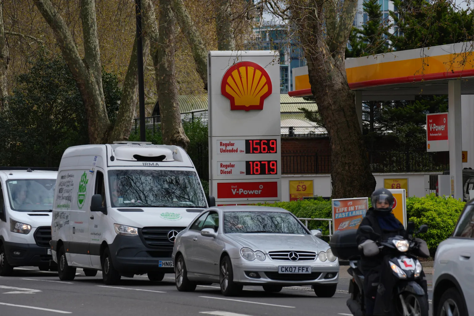 fuel prices shown shell garage 1070852409.webp