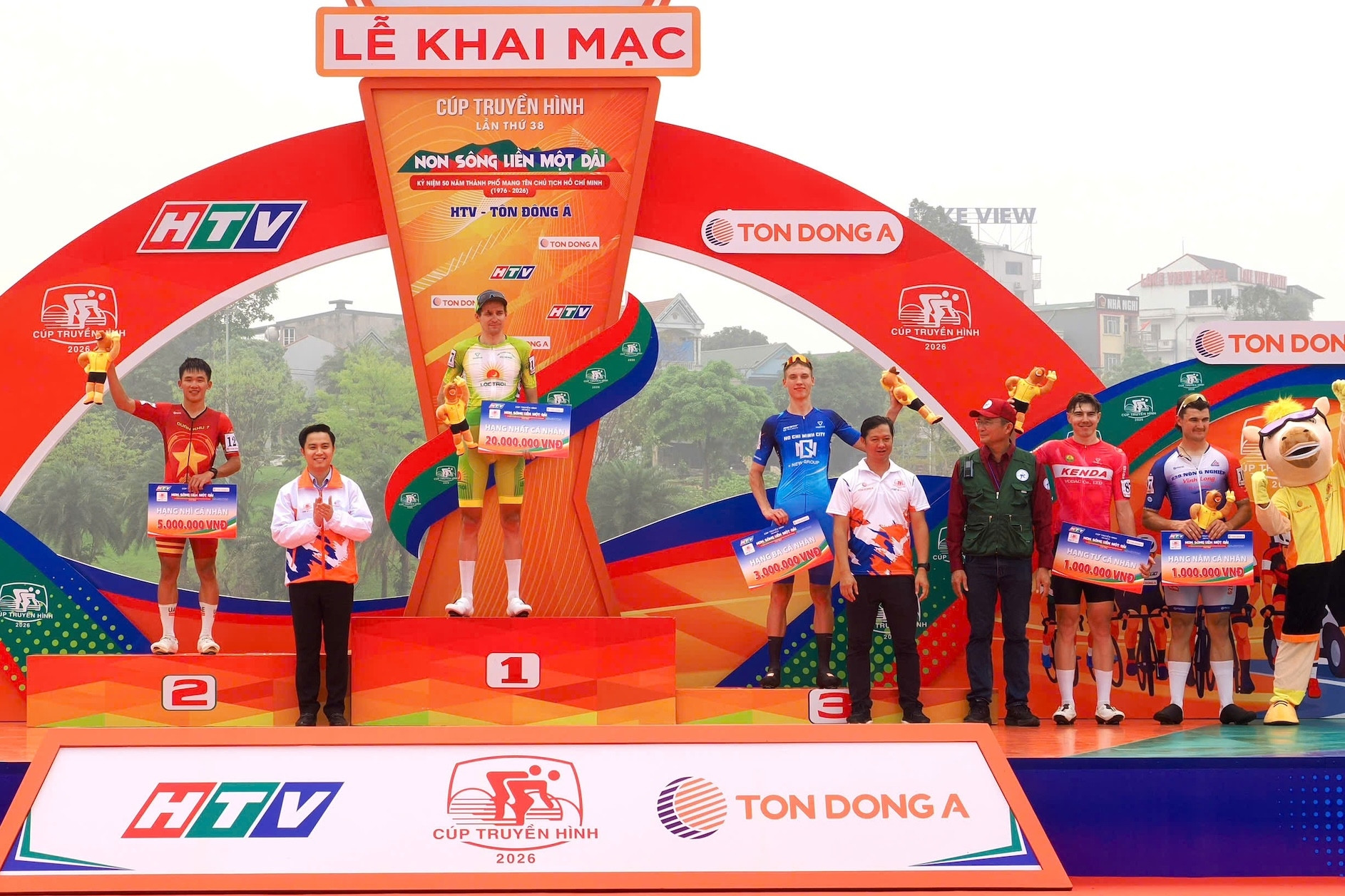 Giải xe đạp Cúp truyền hình TPHCM 2026: Sergei Kulikov thắng chặng đầu