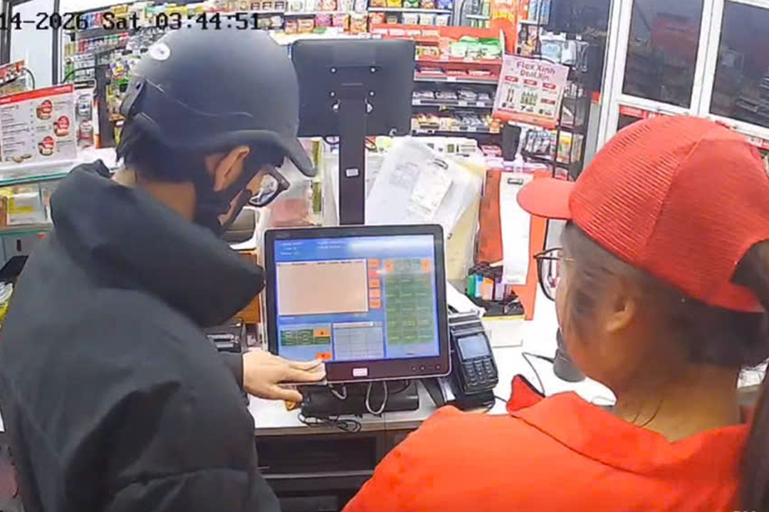 Kẻ dùng dao khống chế nhân viên tại Circle K đầu thú sau khi tiêu hết tiền