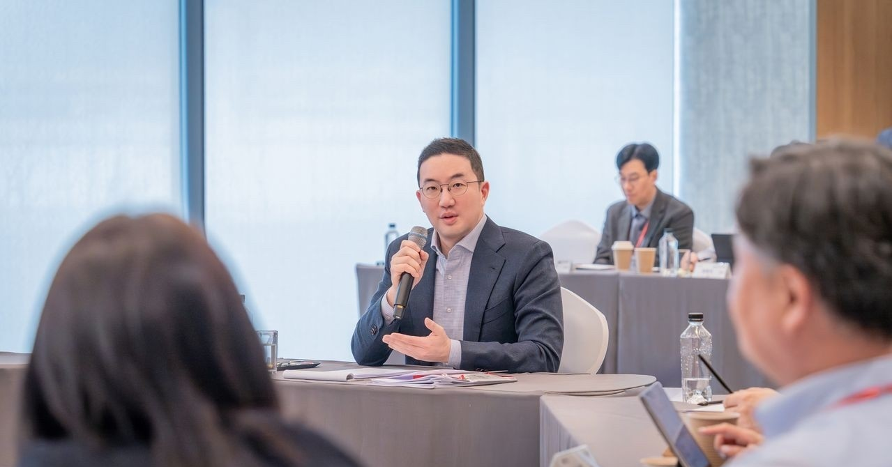 Lý do LG "ép" toàn bộ sếp lớn học dùng ChatGPT, Gemini