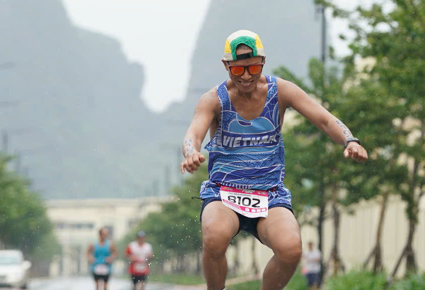 Người đàn ông vượt cửa tử ung thư máu nhờ 'món quà' đặc biệt của con gái