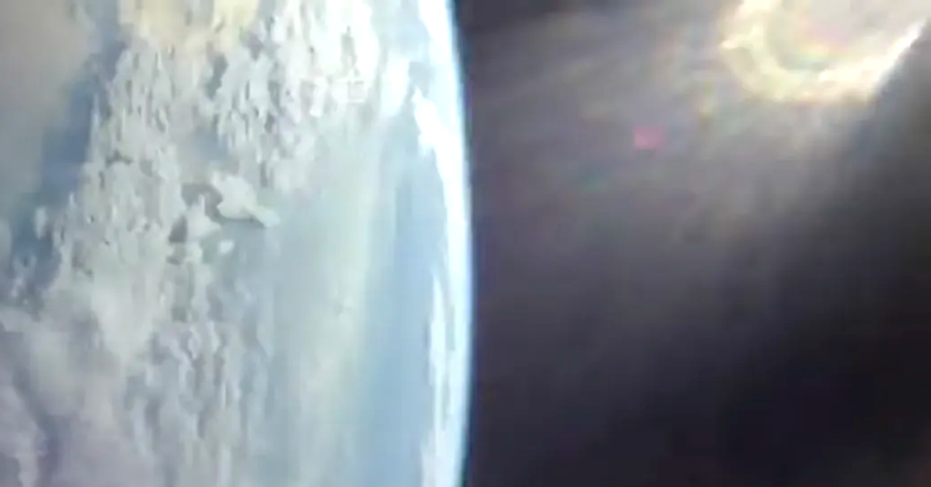 Phi hành gia Artemis 2 hướng tới Mặt Trăng sau cú đốt động cơ quyết định sinh tử