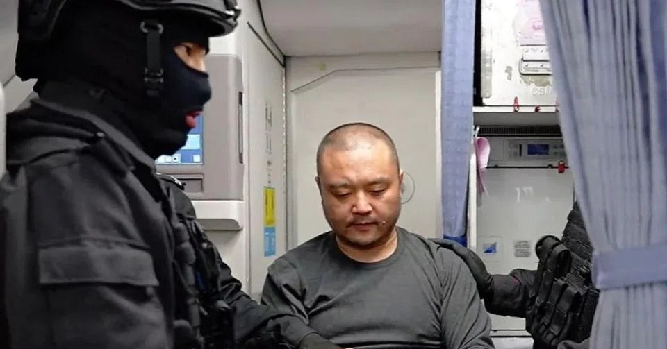 Trung Quốc áp giải ‘cánh tay phải’ của trùm lừa đảo Chen Zhi