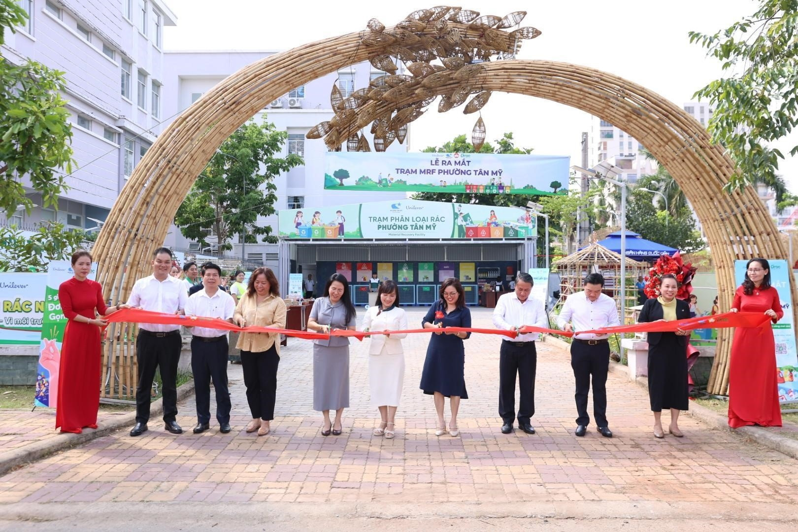 Unilever tiên phong triển khai Trạm thu hồi vật liệu tái chế ứng dụng công nghệ