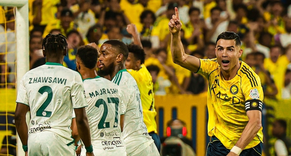 Ronaldo chạm mốc 970 bàn thắng, Al Nassr tiệm cận ngôi vương